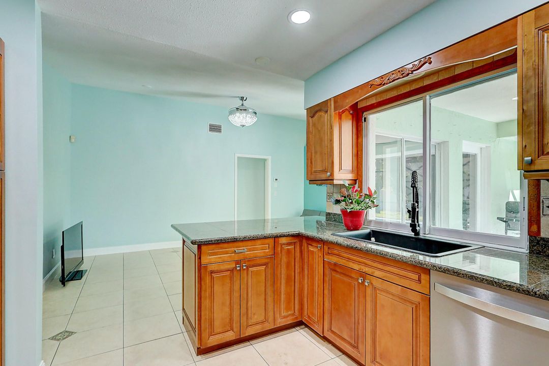 For Rent: $4,000 (3 beds, 2 baths, 1951 Square Feet)