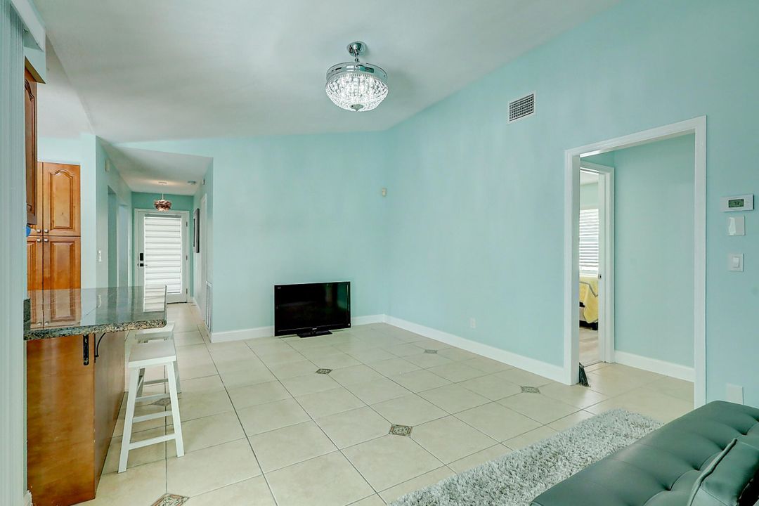 For Rent: $4,000 (3 beds, 2 baths, 1951 Square Feet)