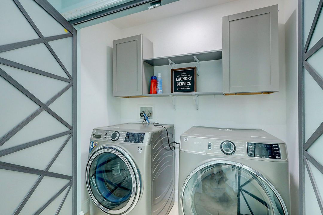 For Rent: $4,000 (3 beds, 2 baths, 1951 Square Feet)