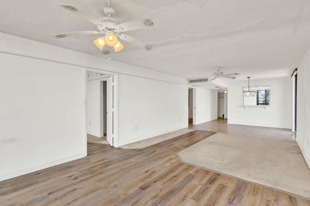 待售: $375,000 (2 贝兹, 2 浴室, 1119 平方英尺)