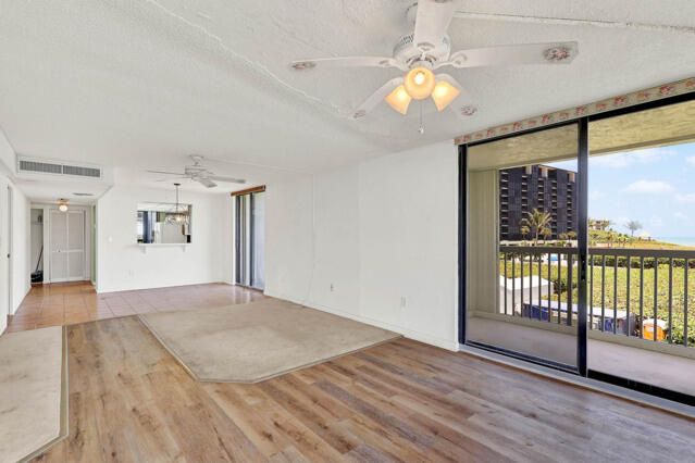 待售: $375,000 (2 贝兹, 2 浴室, 1119 平方英尺)