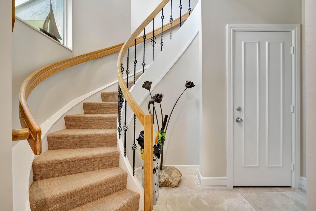 Под контрактом: $3,000,000 (2 спален, 2 ванн, 2160 Квадратных фут)