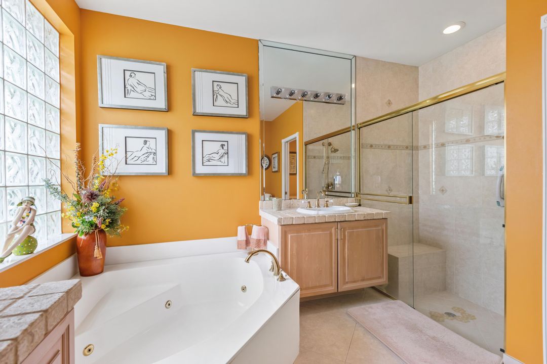 合同活跃: $499,000 (3 贝兹, 2 浴室, 2099 平方英尺)