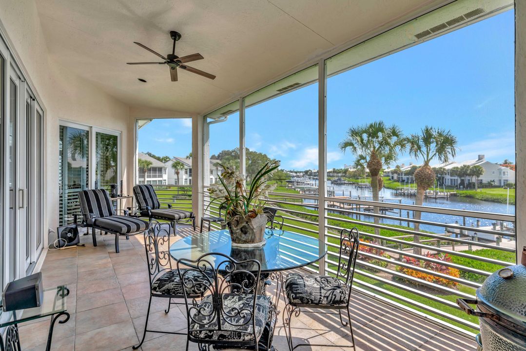 Под контрактом: $3,000,000 (2 спален, 2 ванн, 2160 Квадратных фут)