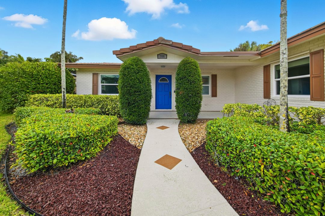 Recently Sold: $575,000 (3 beds, 2 baths, 1905 Square Feet)