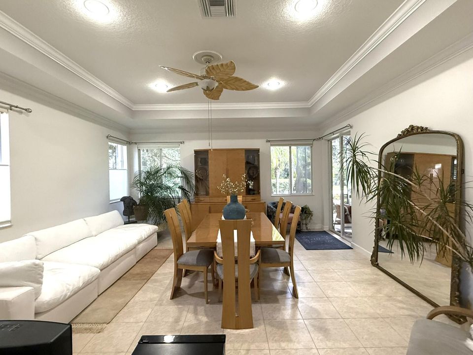 For Sale: $369,000 (2 beds, 2 baths, 1751 Square Feet)