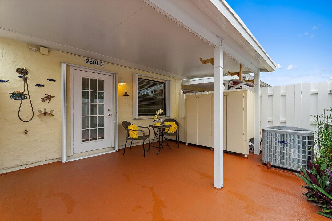 待售: $285,000 (2 贝兹, 2 浴室, 1088 平方英尺)