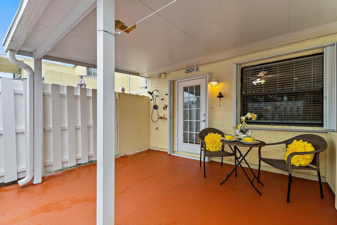 待售: $285,000 (2 贝兹, 2 浴室, 1088 平方英尺)