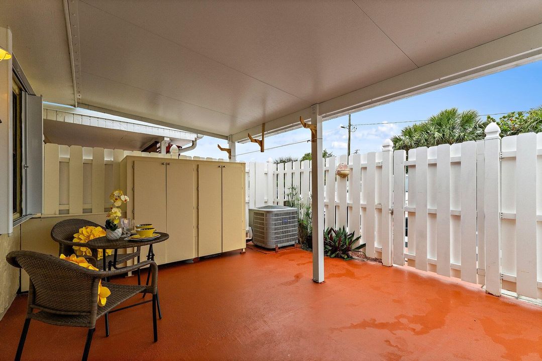 待售: $285,000 (2 贝兹, 2 浴室, 1088 平方英尺)