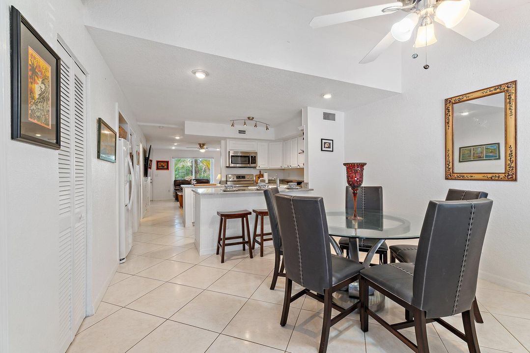 待售: $285,000 (2 贝兹, 2 浴室, 1088 平方英尺)