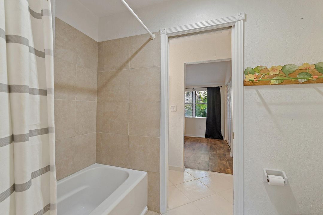 待售: $285,000 (2 贝兹, 2 浴室, 1088 平方英尺)