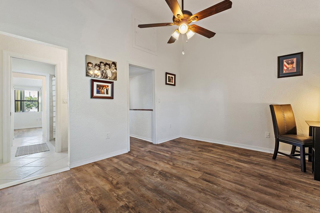 待售: $285,000 (2 贝兹, 2 浴室, 1088 平方英尺)