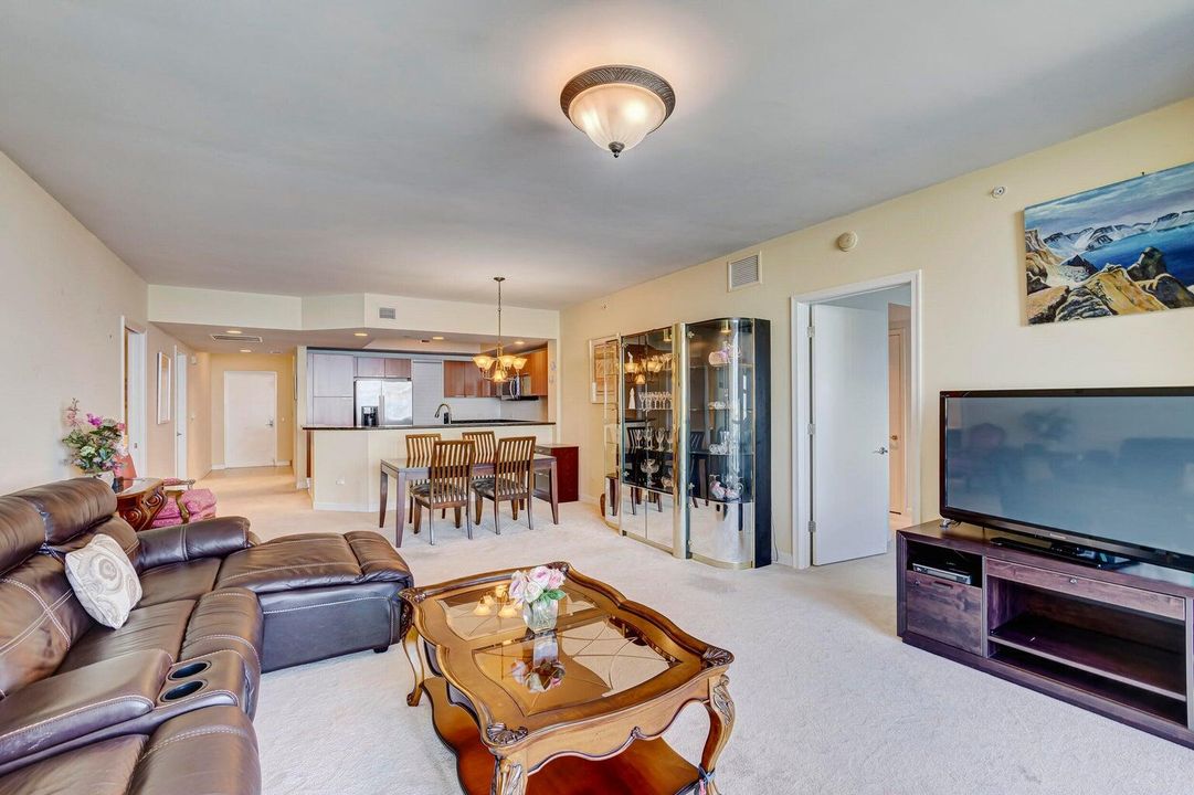 For Sale: $599,000 (2 beds, 2 baths, 1580 Square Feet)