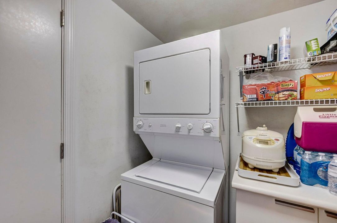 For Sale: $599,000 (2 beds, 2 baths, 1580 Square Feet)