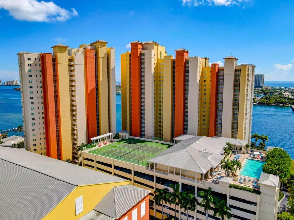 For Sale: $599,000 (2 beds, 2 baths, 1580 Square Feet)