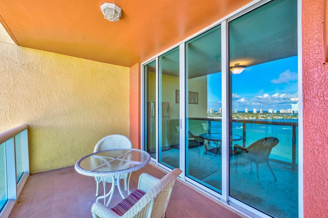 For Sale: $599,000 (2 beds, 2 baths, 1580 Square Feet)