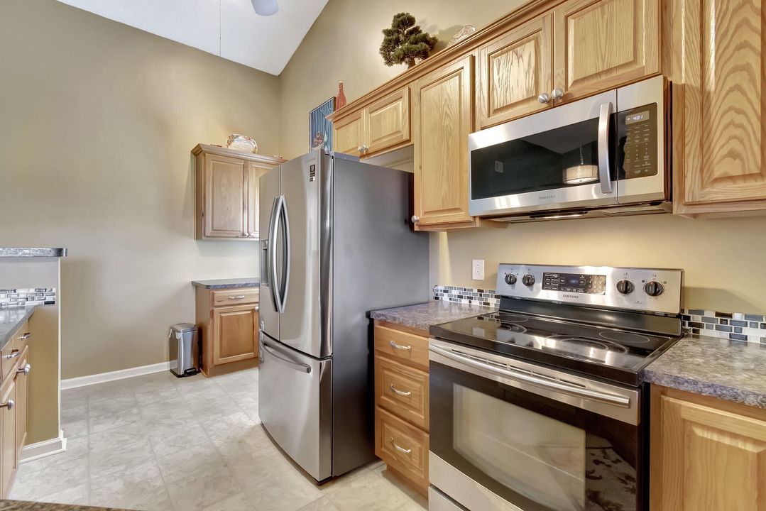 待售: $270,000 (3 贝兹, 2 浴室, 1335 平方英尺)