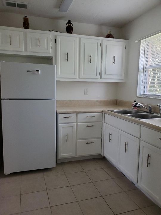 For Rent: $1,650 (2 beds, 2 baths, 812 Square Feet)