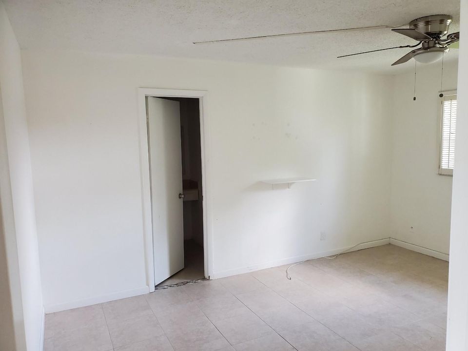 For Rent: $1,650 (2 beds, 2 baths, 812 Square Feet)