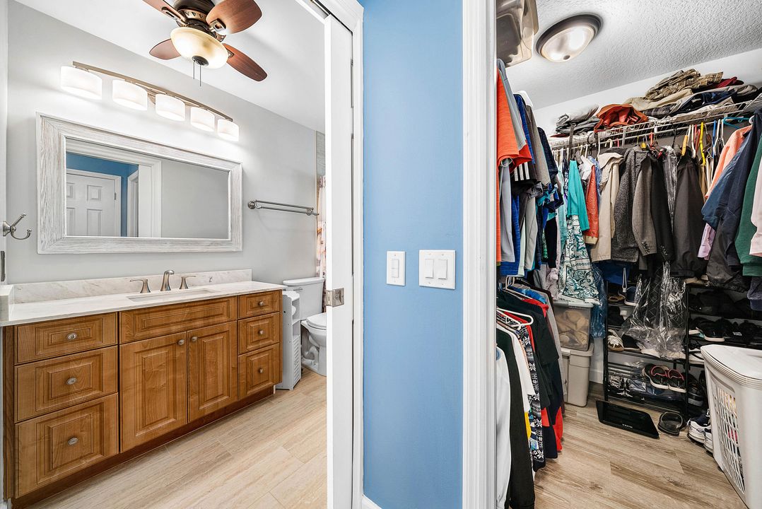 Под контрактом: $285,000 (2 спален, 2 ванн, 1404 Квадратных фут)