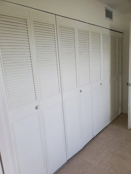 For Sale: $139,750 (2 beds, 2 baths, 812 Square Feet)