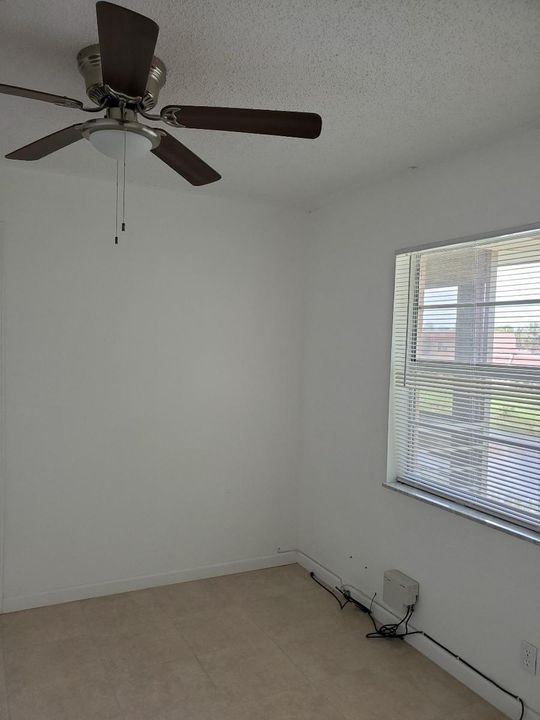 For Sale: $139,750 (2 beds, 2 baths, 812 Square Feet)