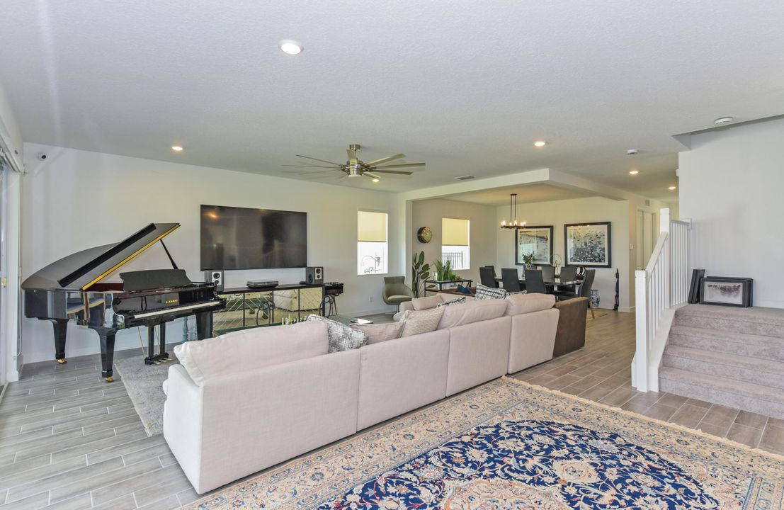 For Sale: $1,200,000 (5 beds, 4 baths, 4083 Square Feet)