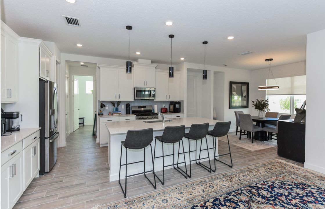 For Sale: $1,200,000 (5 beds, 4 baths, 4083 Square Feet)