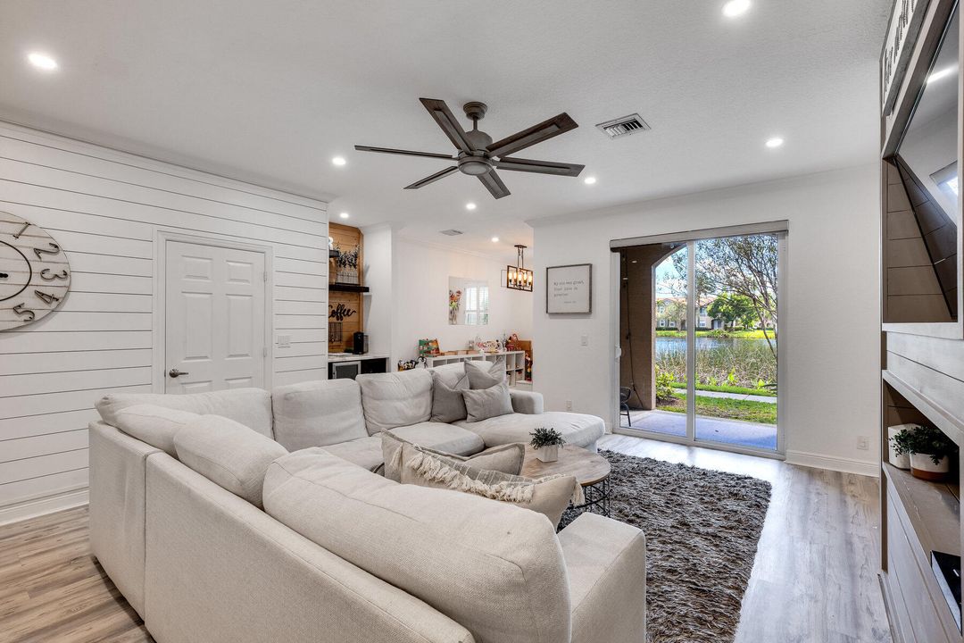 For Sale: $549,000 (3 beds, 2 baths, 1726 Square Feet)