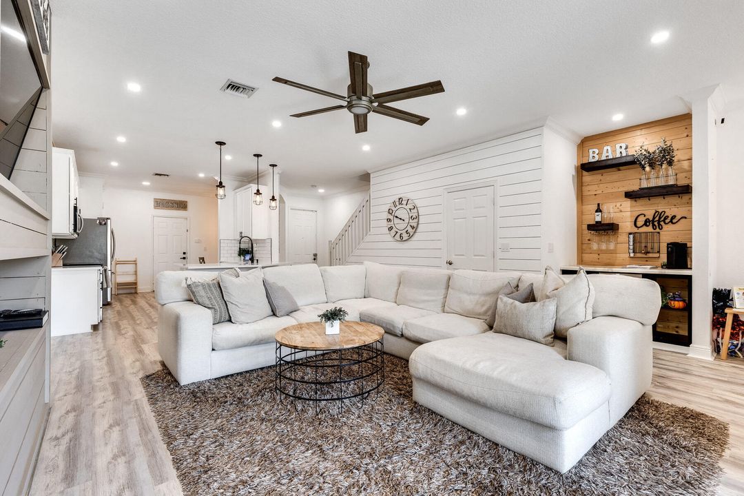 For Sale: $549,000 (3 beds, 2 baths, 1726 Square Feet)