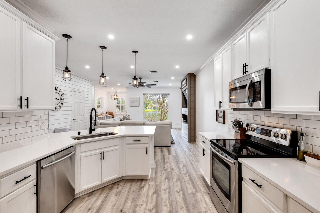 For Sale: $549,000 (3 beds, 2 baths, 1726 Square Feet)