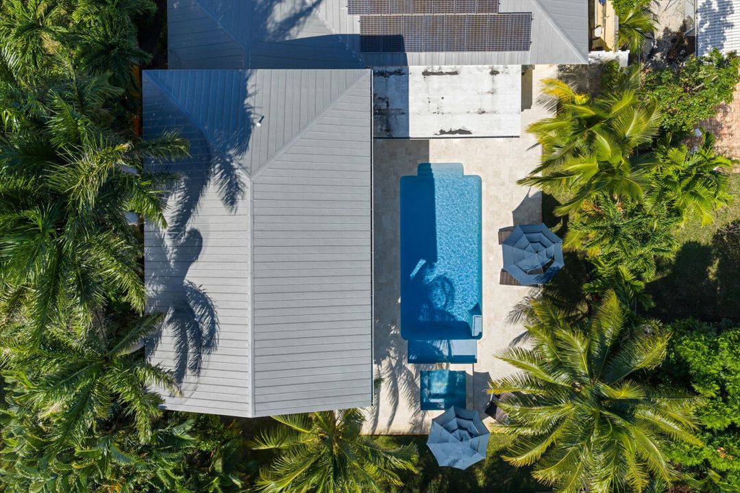 For Sale: $2,287,000 (6 beds, 5 baths, 3740 Square Feet)