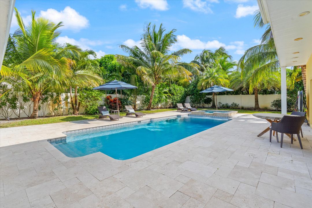 For Sale: $2,287,000 (6 beds, 5 baths, 3740 Square Feet)