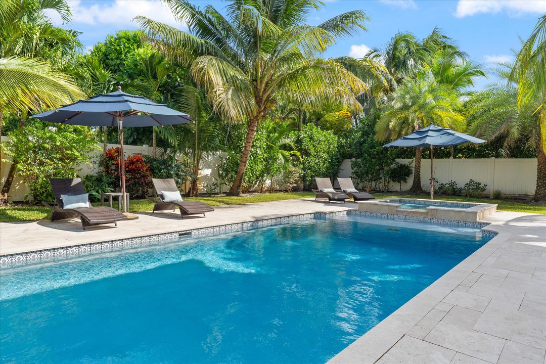 For Sale: $2,287,000 (6 beds, 5 baths, 3740 Square Feet)