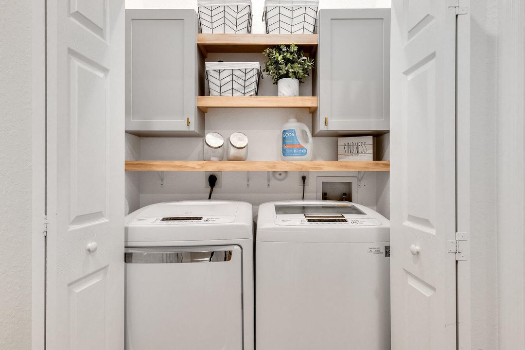 For Sale: $549,000 (3 beds, 2 baths, 1726 Square Feet)