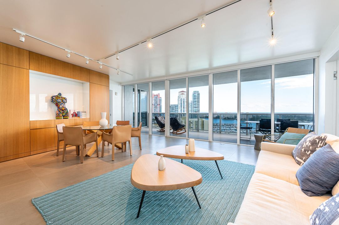 For Rent: $17,500 (2 beds, 2 baths, 1600 Square Feet)