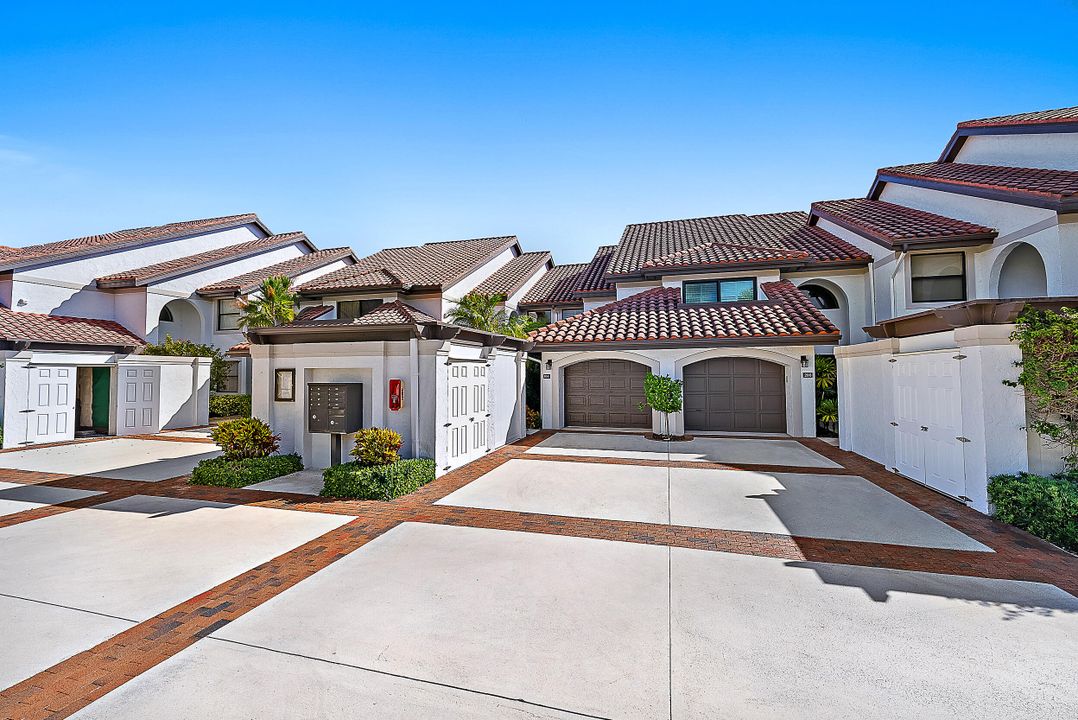 For Sale: $720,000 (2 beds, 2 baths, 1478 Square Feet)