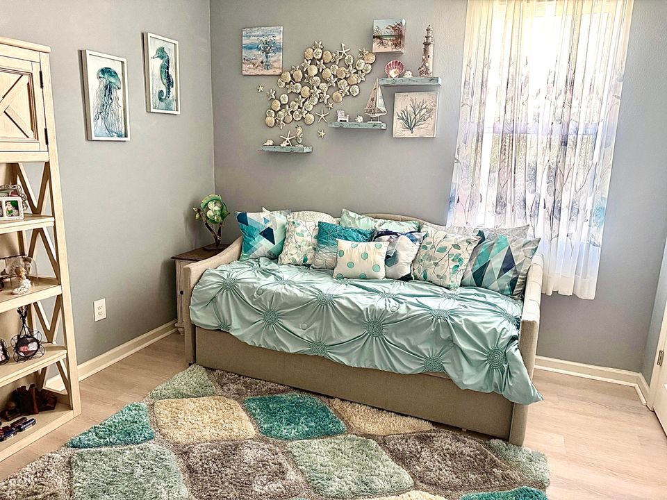 Active With Contract: $499,000 (4 beds, 2 baths, 2034 Square Feet)