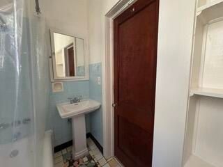 For Rent: $1,750 (1 beds, 1 baths, 345 Square Feet)