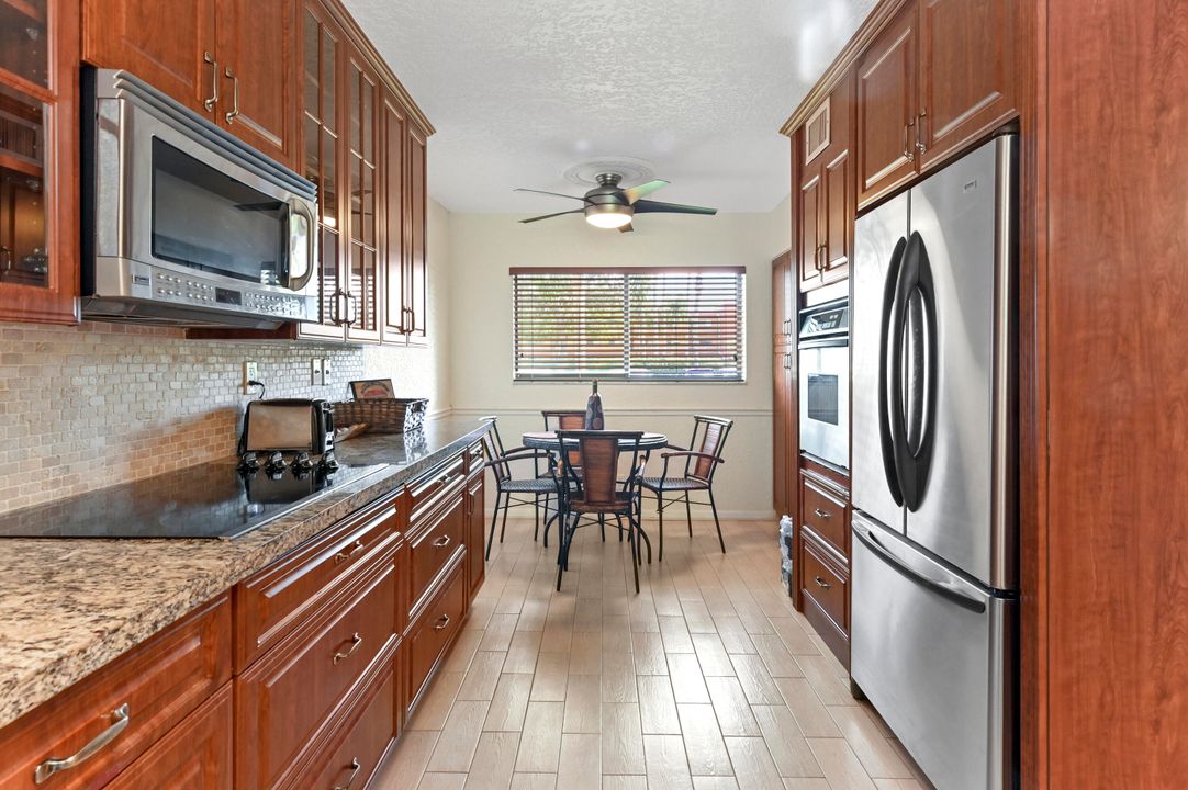 Activo con contrato: $2,400 (2 camas, 2 baños, 1362 Pies cuadrados)