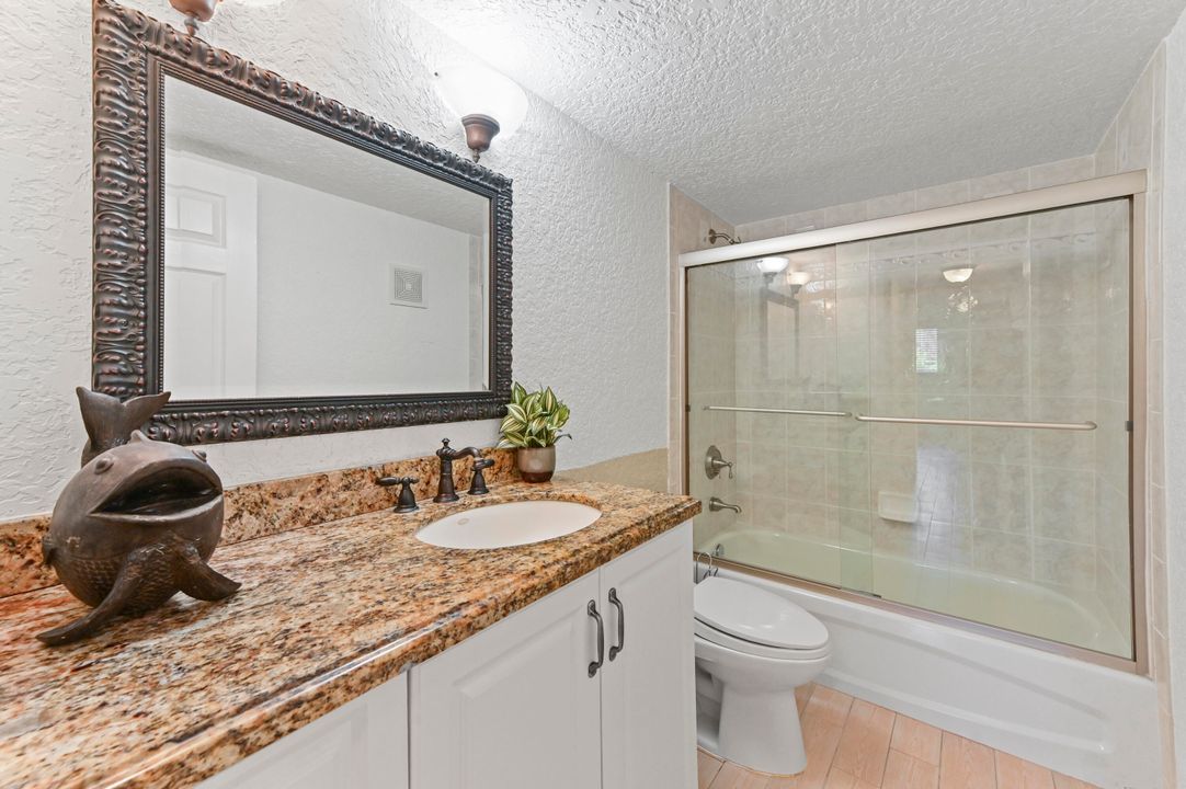 Activo con contrato: $2,400 (2 camas, 2 baños, 1362 Pies cuadrados)