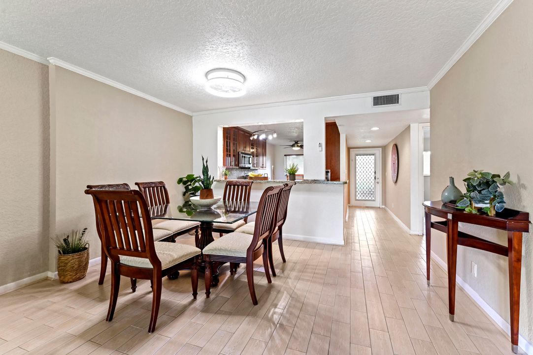 Activo con contrato: $2,400 (2 camas, 2 baños, 1362 Pies cuadrados)