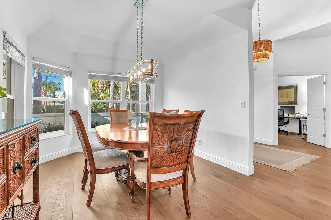 待售: $1,500,000 (3 贝兹, 3 浴室, 2516 平方英尺)