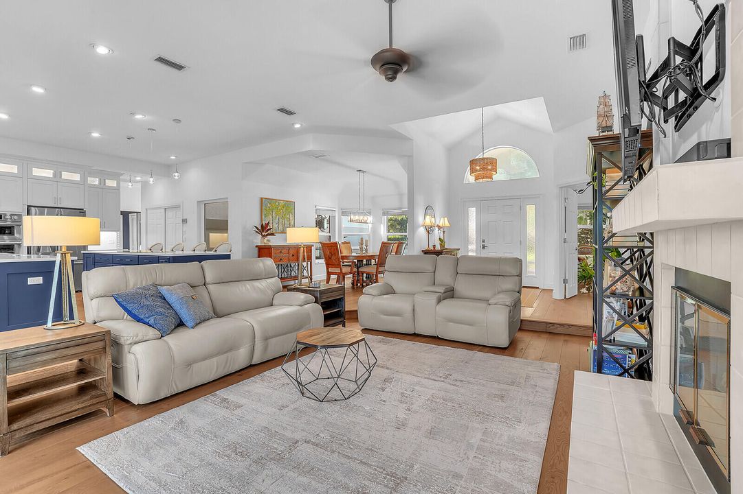 待售: $1,500,000 (3 贝兹, 3 浴室, 2516 平方英尺)