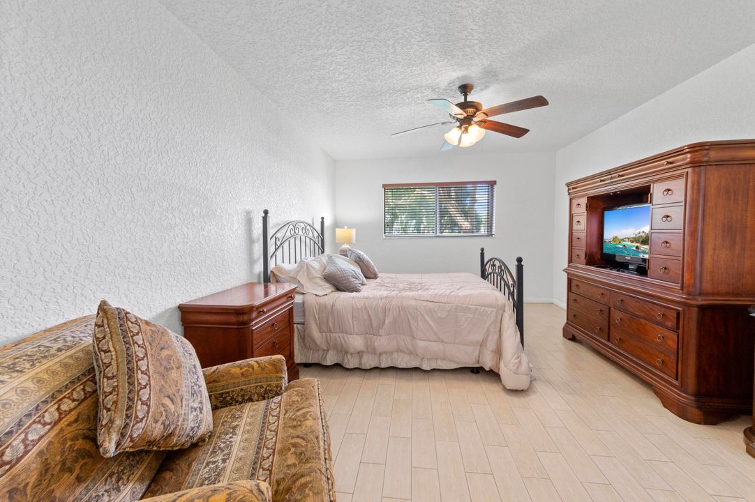 Activo con contrato: $2,400 (2 camas, 2 baños, 1362 Pies cuadrados)