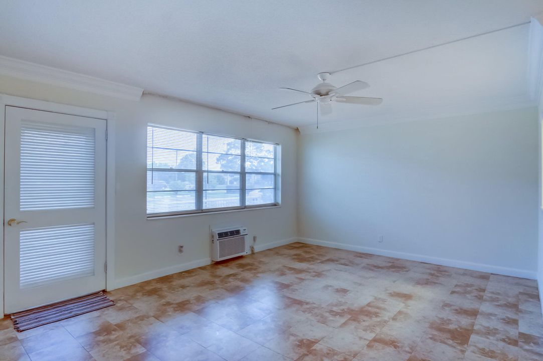 待售: $85,000 (1 贝兹, 1 浴室, 558 平方英尺)