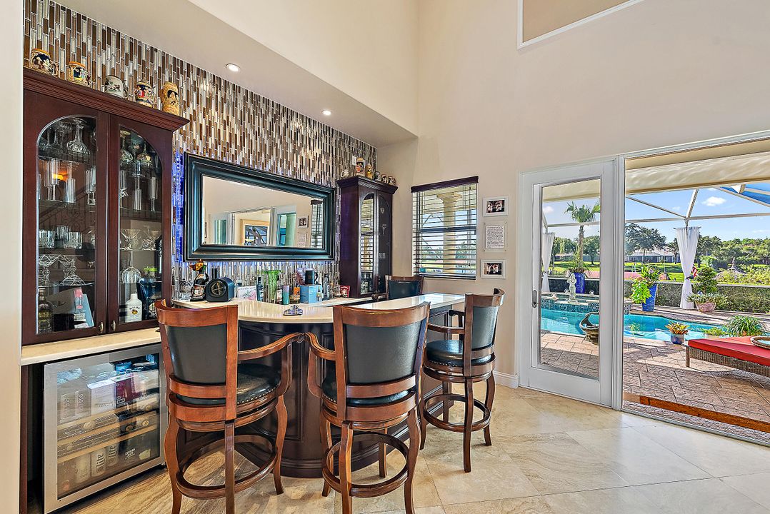 For Sale: $2,000,000 (5 beds, 5 baths, 5197 Square Feet)