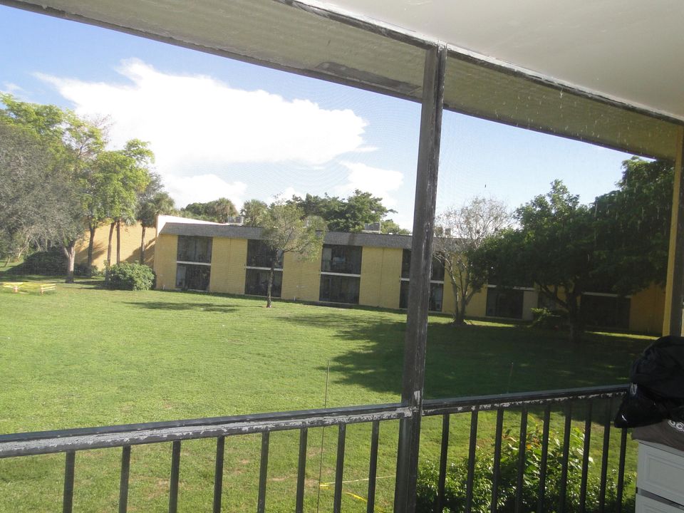 待售: $179,000 (2 贝兹, 2 浴室, 921 平方英尺)