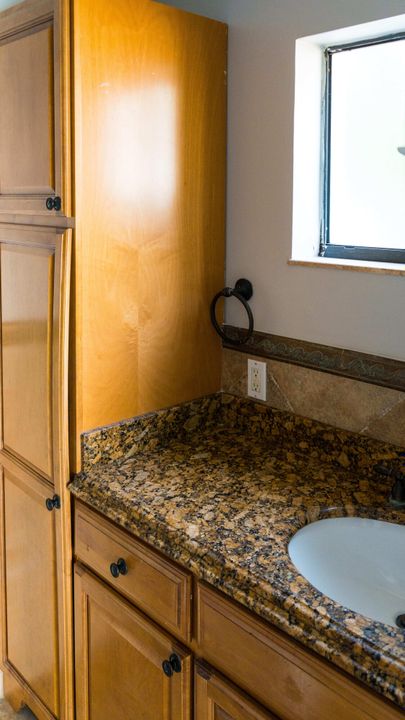 待售: $549,900 (4 贝兹, 2 浴室, 1881 平方英尺)