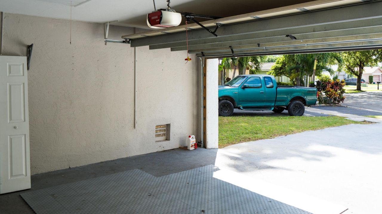 待售: $549,900 (4 贝兹, 2 浴室, 1881 平方英尺)